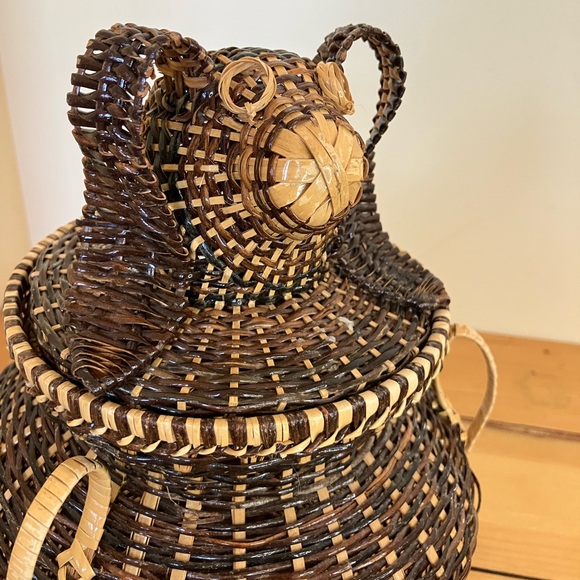 Brown Wicker Rattan Bunny Rabbit Basket with Attached Lid 11" Tall Animal Shape - Picture 2 of 8